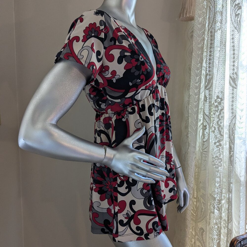 Sixteen Red Grey Black V-neck Tunic - Picture 4 of 12